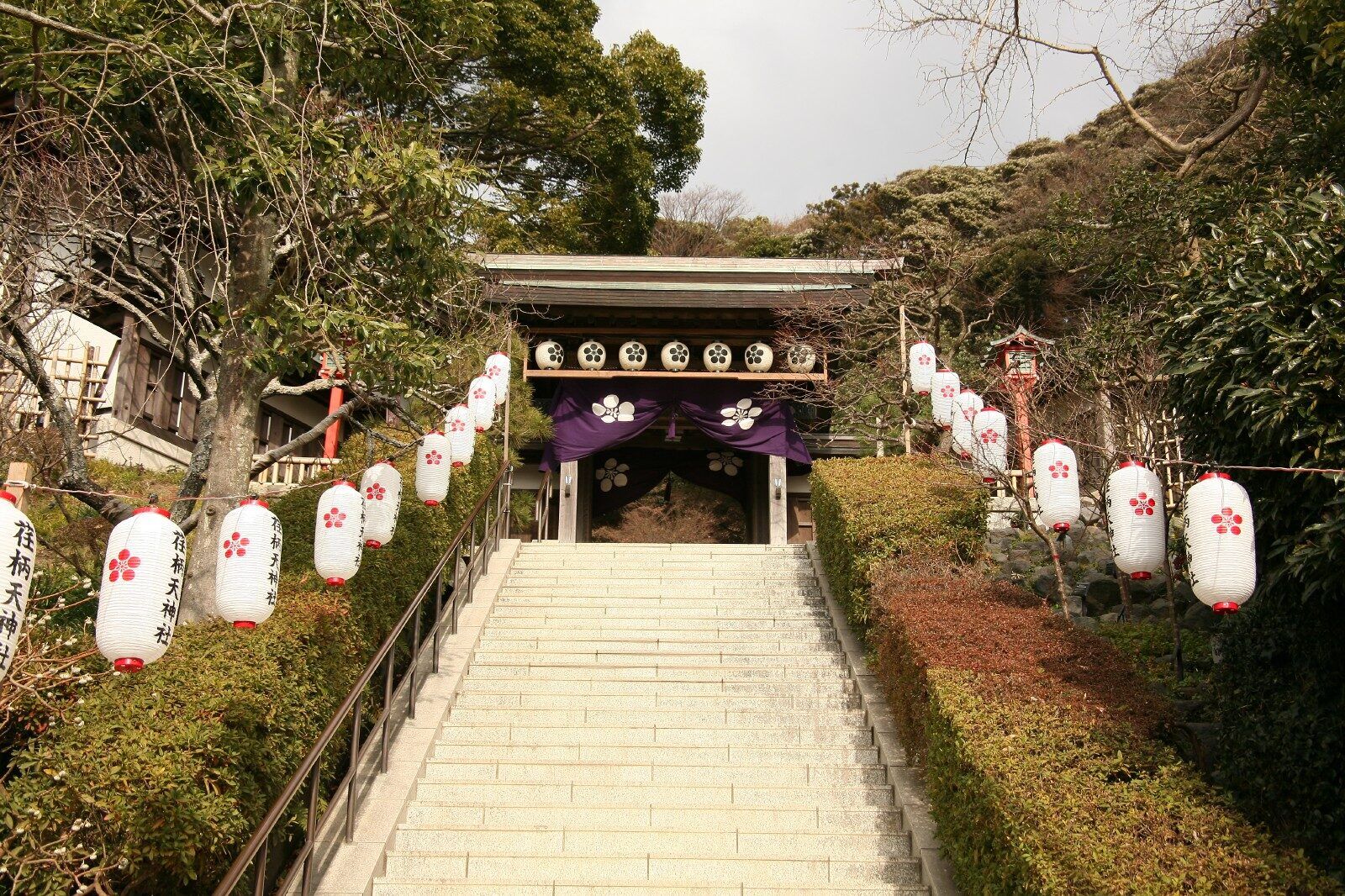 七五三は学問の神さまへ。荏柄天神社の朱色が映える隠れ家スポット【鎌倉編②】