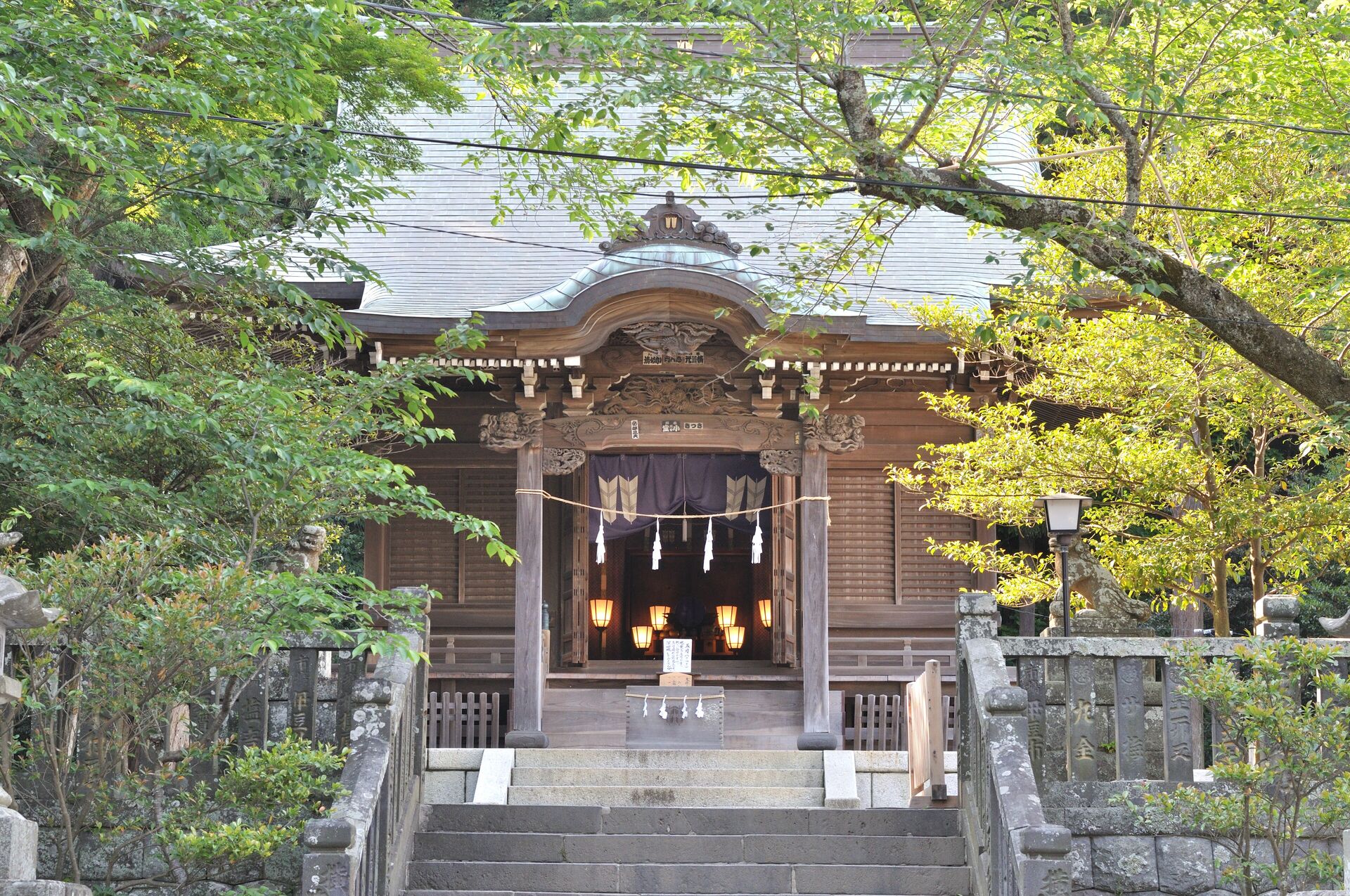 七五三のご祈祷中も撮影OK！江ノ電が目の前を走る御霊神社【鎌倉編③】