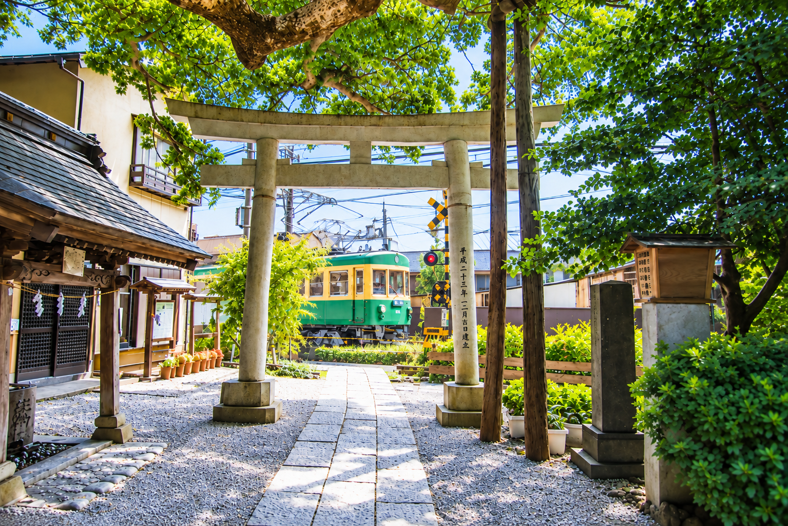 七五三のご祈祷中も撮影OK！江ノ電が目の前を走る御霊神社【鎌倉編③】